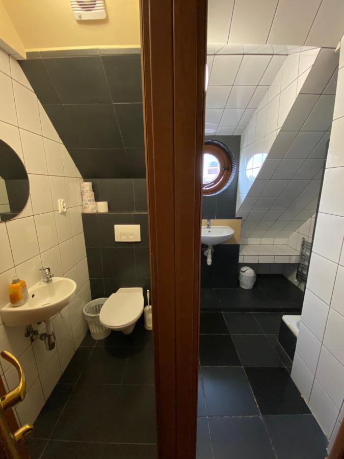 Hostel Przy Targu Rybnym Gdansk Bagian luar foto